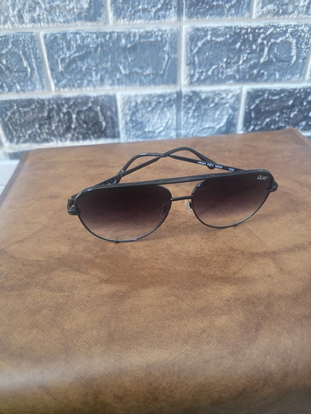 Quay Australia Men's Aviator Sunglasses in Black Frame